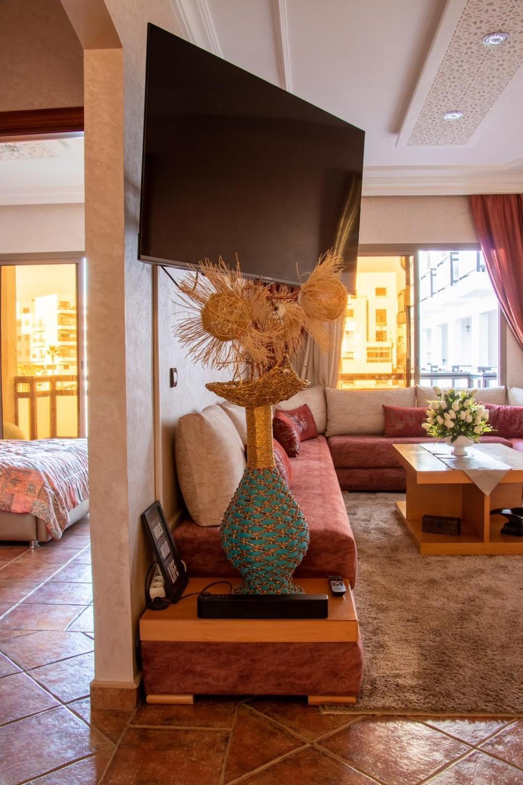 Prime Apt Near Beach With Pool, Amenities, Activities Deals 阿加迪尔 外观 照片